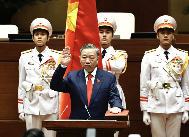 Tân Chủ tịch nước Tô Lâm tuyên thệ nhậm chức - Ảnh: VGP/Nhật Bắc